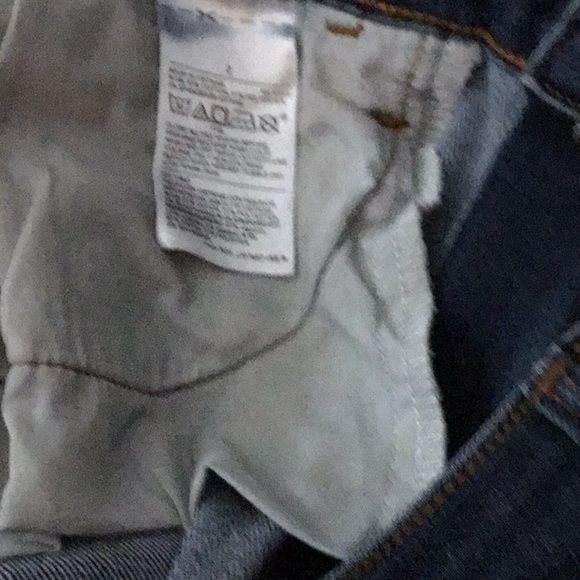 Old Navy / Kicker Boot Cut / Denim Jeans / Pockets /Button Up / Zipper / Loops - Picture 5 of 6